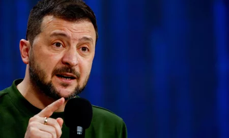 Зеленски: Украйна няма да отстъпи земя